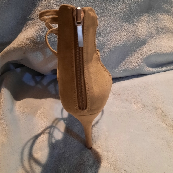 Steve Madden strappy shoes - Picture 4 of 5